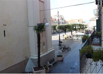 AMPIA METRATURA IN PIENO CENTRO STORICO!