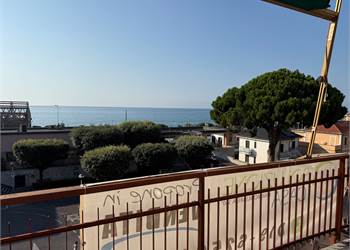 GRANDE BILOCALE VISTA MARE